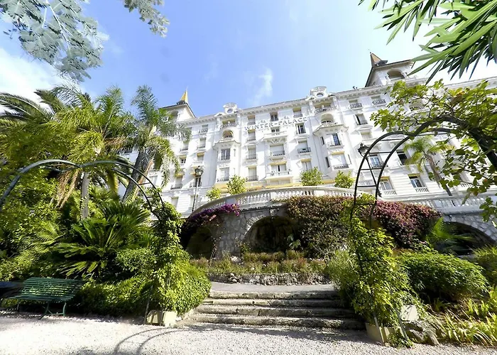 Winter Palace Apartment *